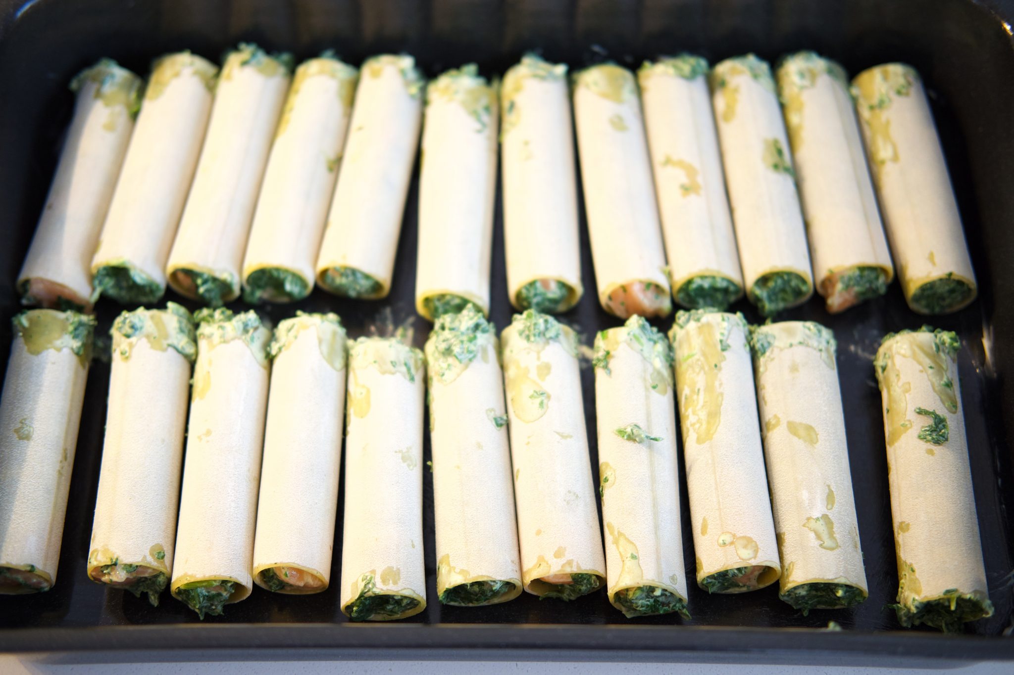 Cannelloni mit Kräuterfrischkäse - Spinat - Lachs Füllung - Genussgabel