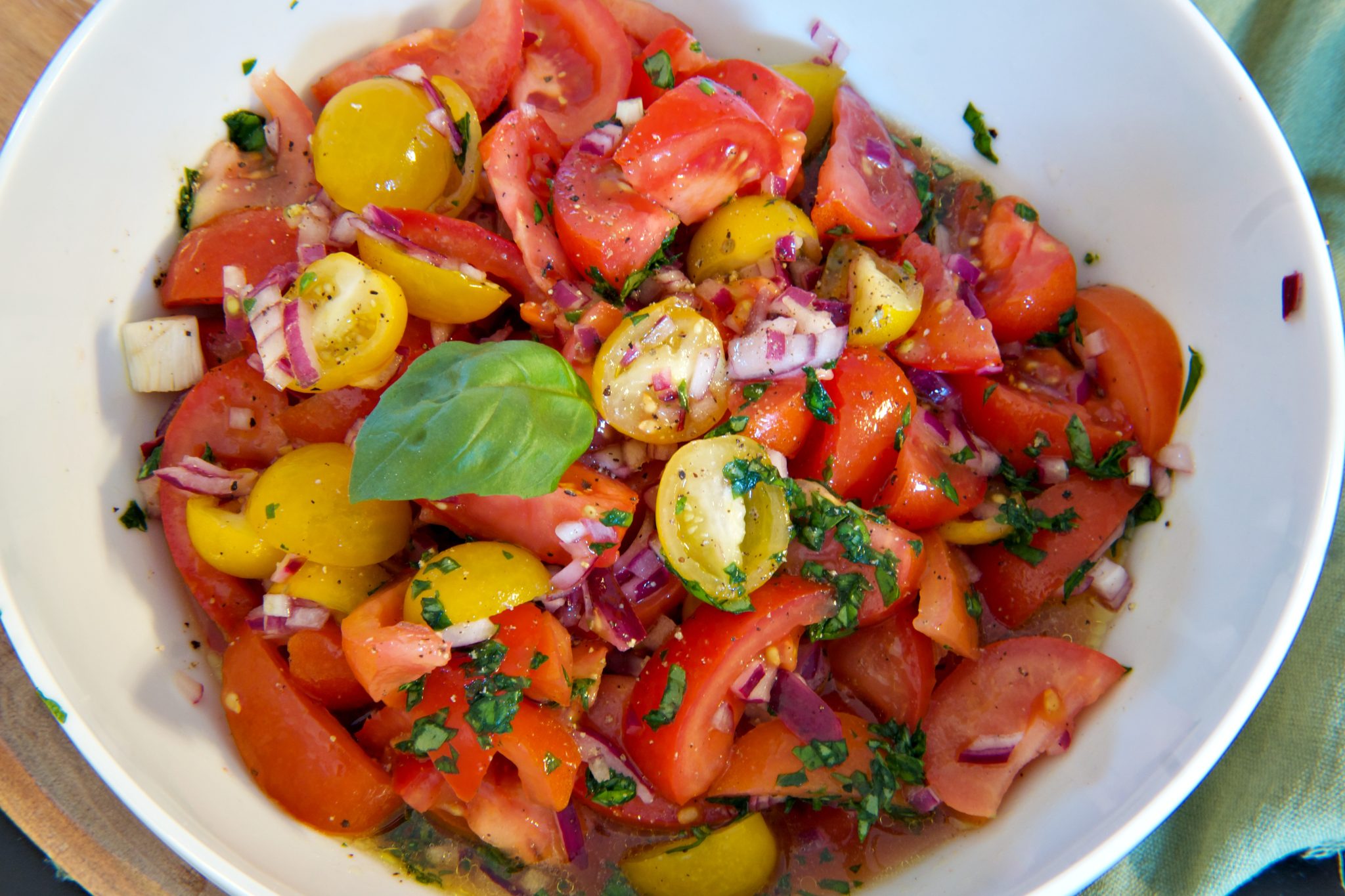 Klassischer Tomatensalat - in 10 Minuten - Genussgabel